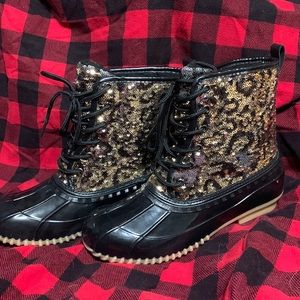 🥾 BRAND NEW 🥾 Olivia Miller Sequin leopard boots